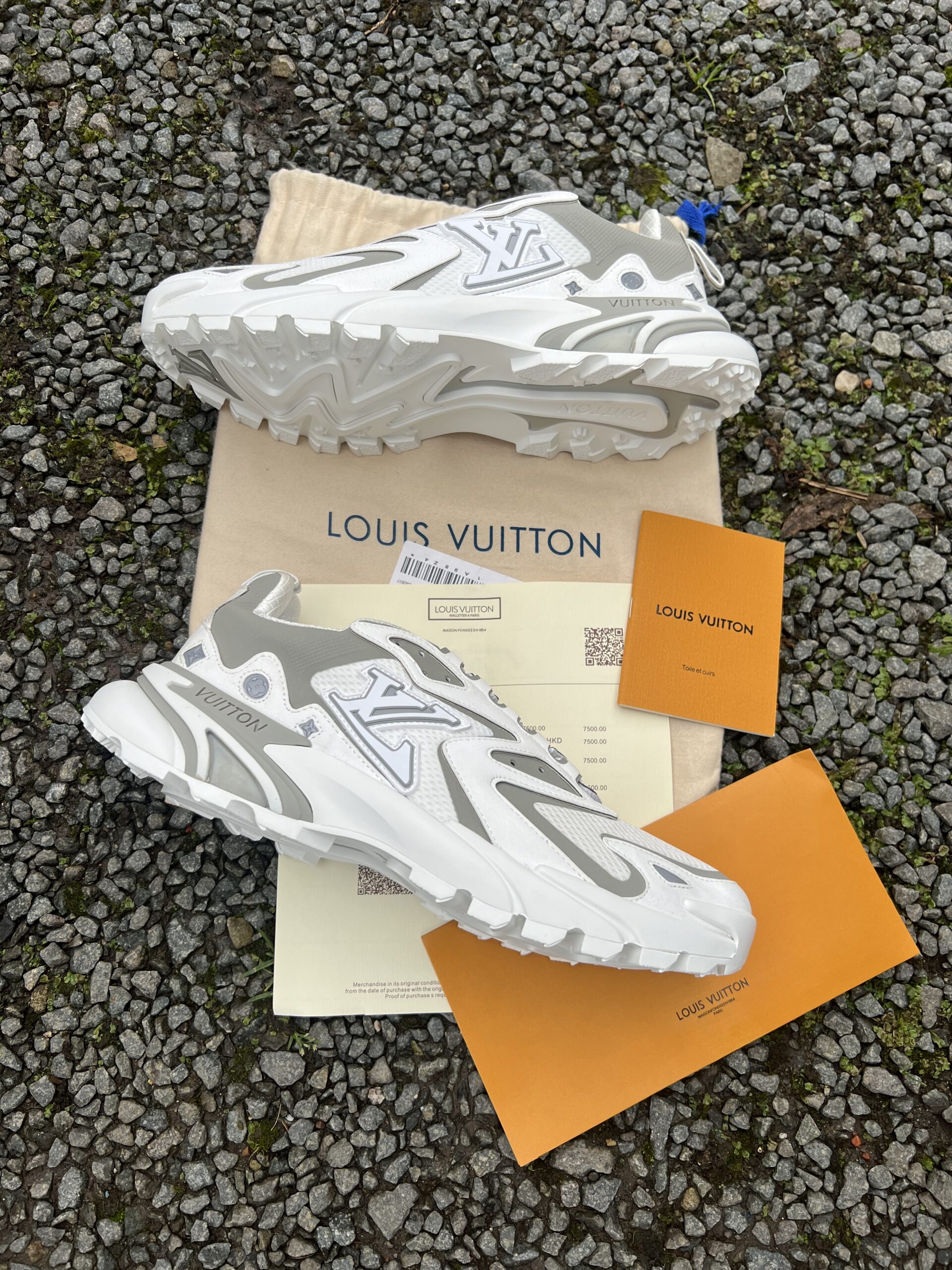 Shop Louis Vuitton 2022 SS Lv Runner Tatic Sneaker (RUNNER TATIC) by Mikrie