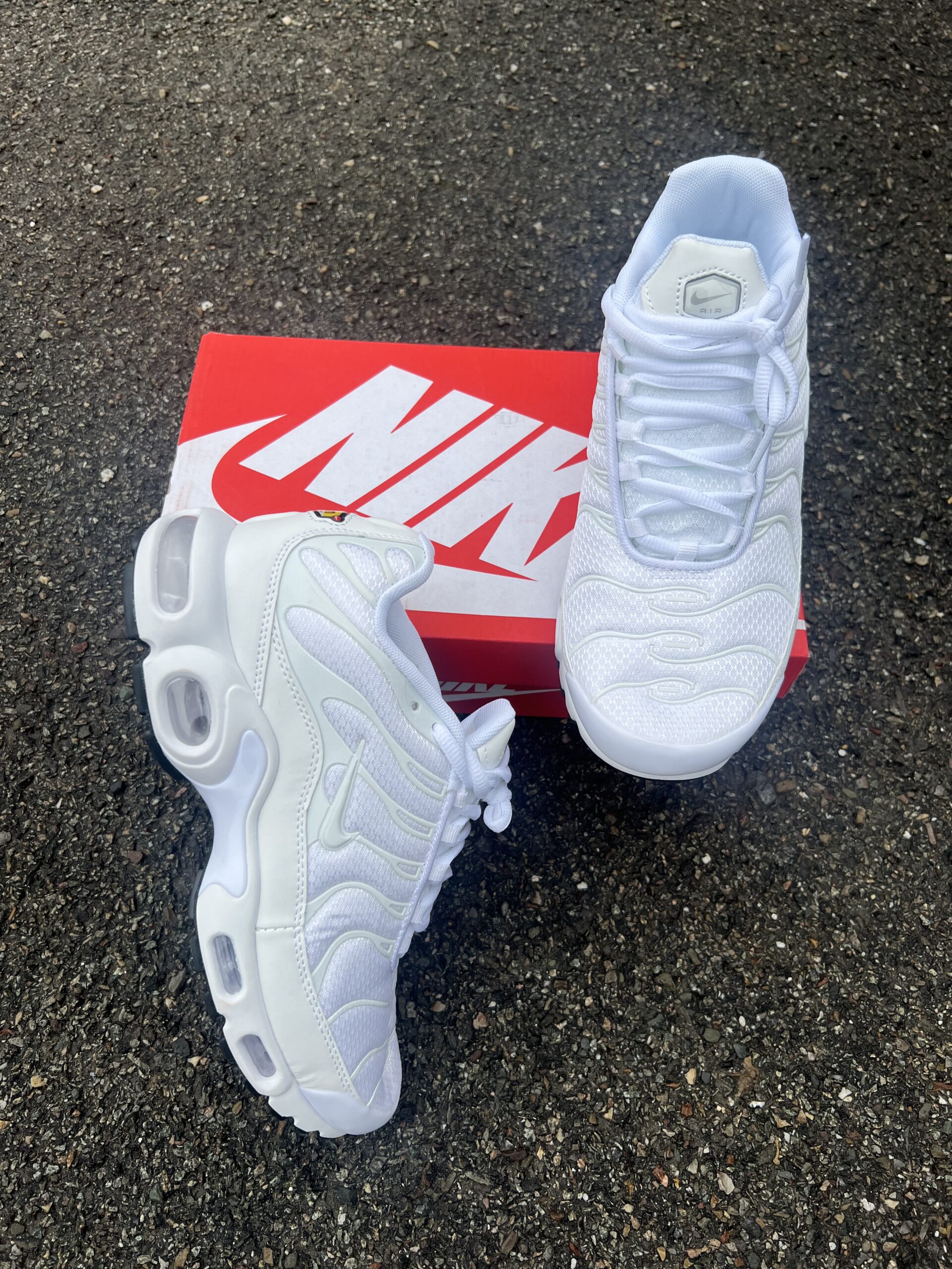 nike air tn white